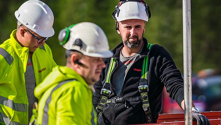 Offert på stålhall? Ring oss! | BORGA